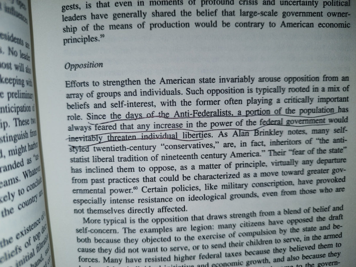 158- In The Shadow Of The Garrison State. America'S Anti-Statism And Its Cold War Grand Strategy - Aaron L. Friedber - Princeton University Press, 2000