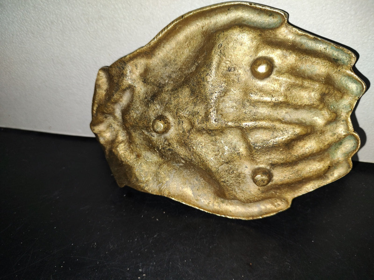 A5- Pieza De Bronce: Jabonera Grande Representación De Manos Juntas Y Uvas - 60'S - 70'S