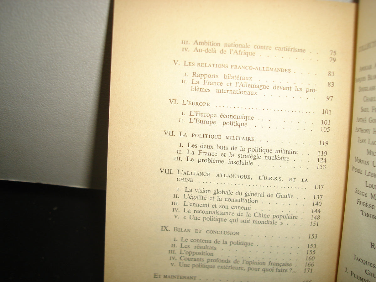 4- Francés - La Politique Extérieure De La V République / La Política Exterior - Alfred Grosser