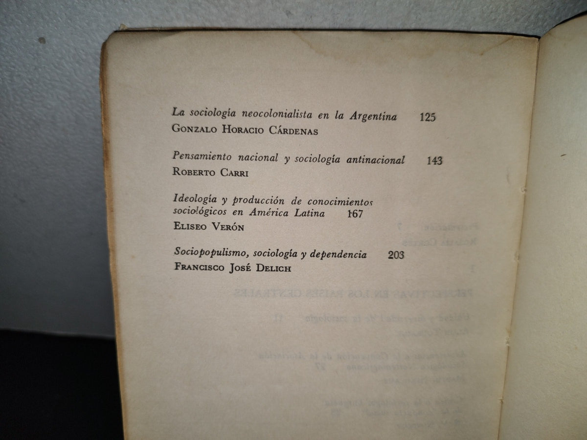 202- Ciencias Sociales: Ideología Y Realidad Nacional - Alain Touraine Y Otros