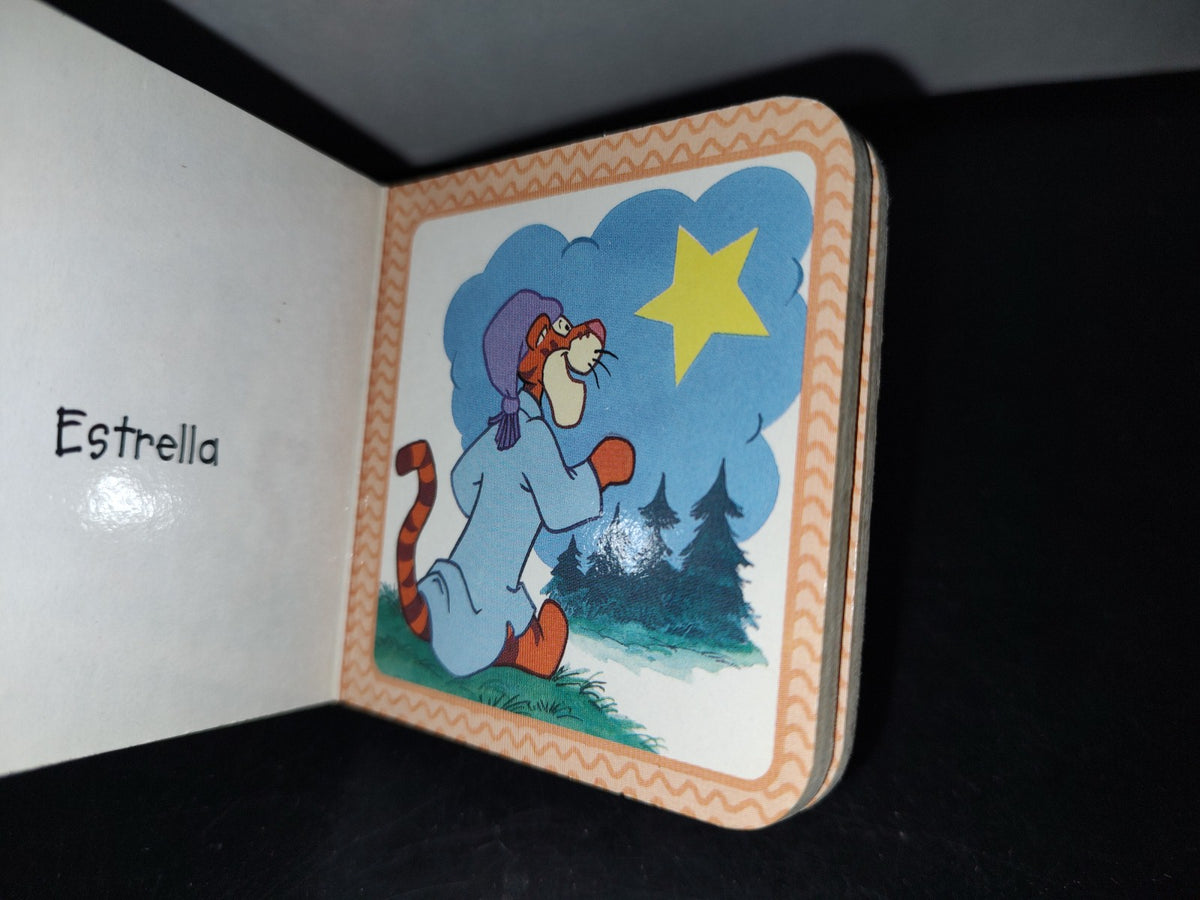 212- Mini Libro. Disney Winnie Pooh. Figuras Y Cositas - 2002