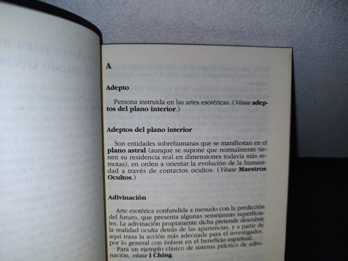 92- Biblioteca De Año Cero. Claves Del Ocultismo Y La Tradición Oriental - Eileen Campbell