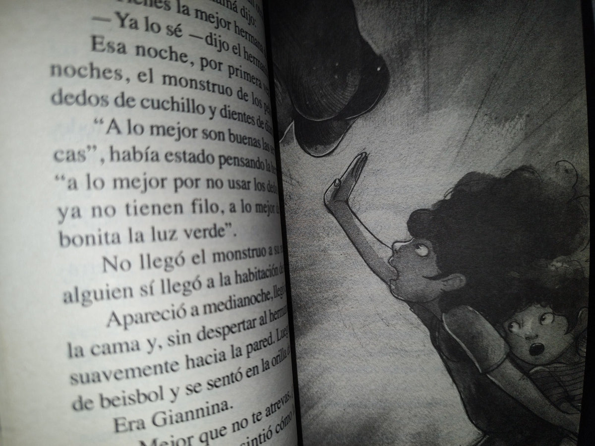 201- El Libro De Giannina - Ricardo Chávez Castañeda. Alfaguara Infantil. 2014