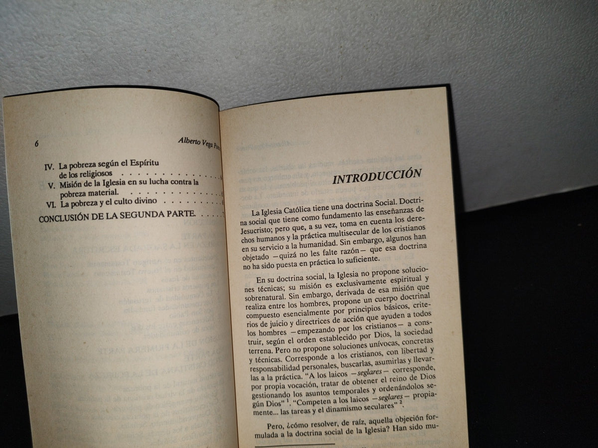 169- Vivir La Pobreza Cristiana - Alberto Vega Ponce. Editora De Revistas. S. A., Primera Edición 1990