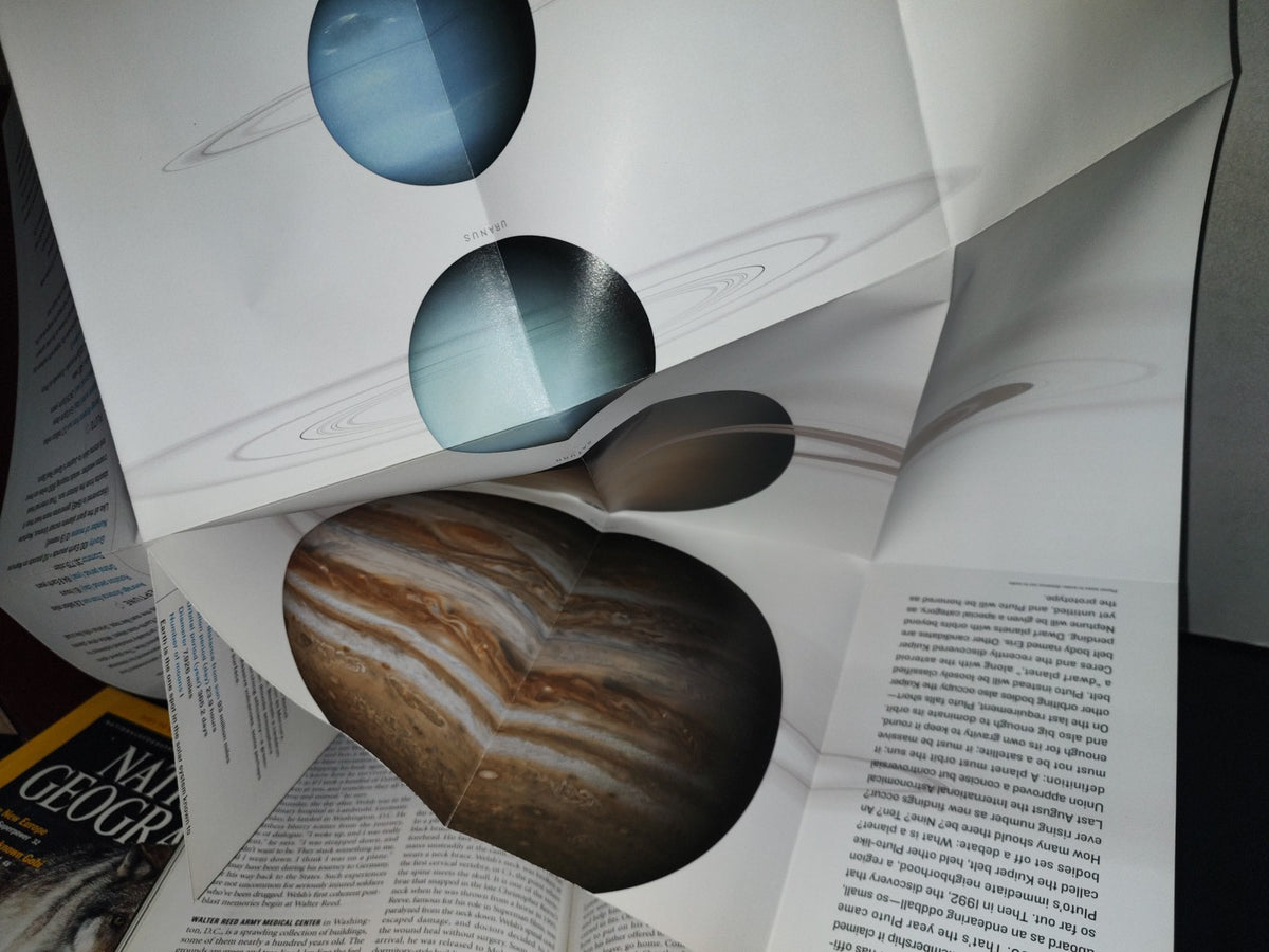 209- National Geographic. Saturn As Tou'Ve Never Seen It - December 2006