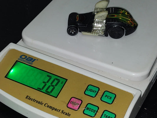A5- Carro Hot Wheels: Twin Mill® Negro ©2003 Mattel Inc.