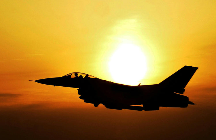 Literatura Militar y Temas Afines