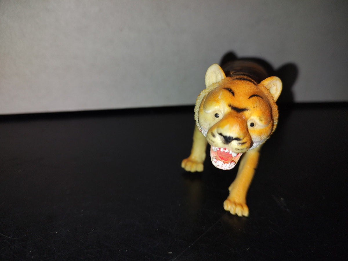 A5- Tigre De Plástico Macizo - 2000'S
