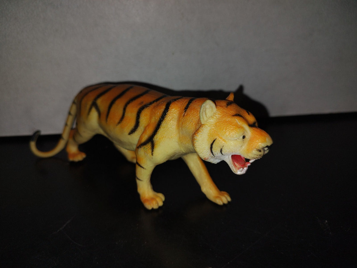 A5- Tigre De Plástico Macizo - 2000'S