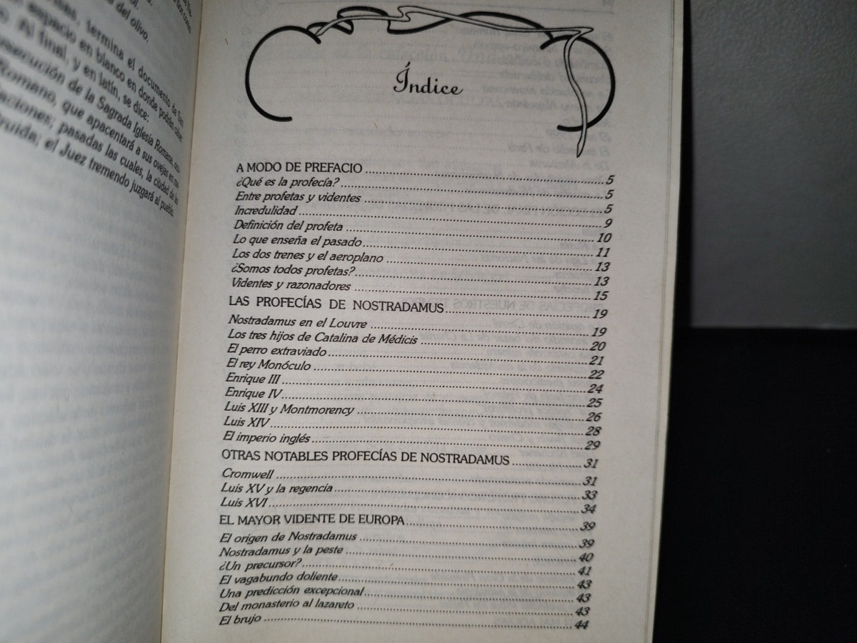 143- Profecías De Nostradamus Y San Malaquías - H. J. Forman
