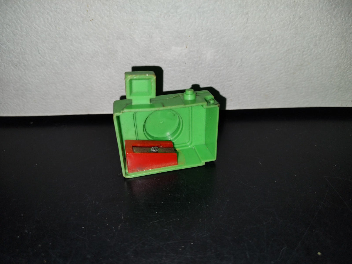 A5- Sacapuntas Vintage Verde. Con Forma De Cámara Fotográfica - 90'S