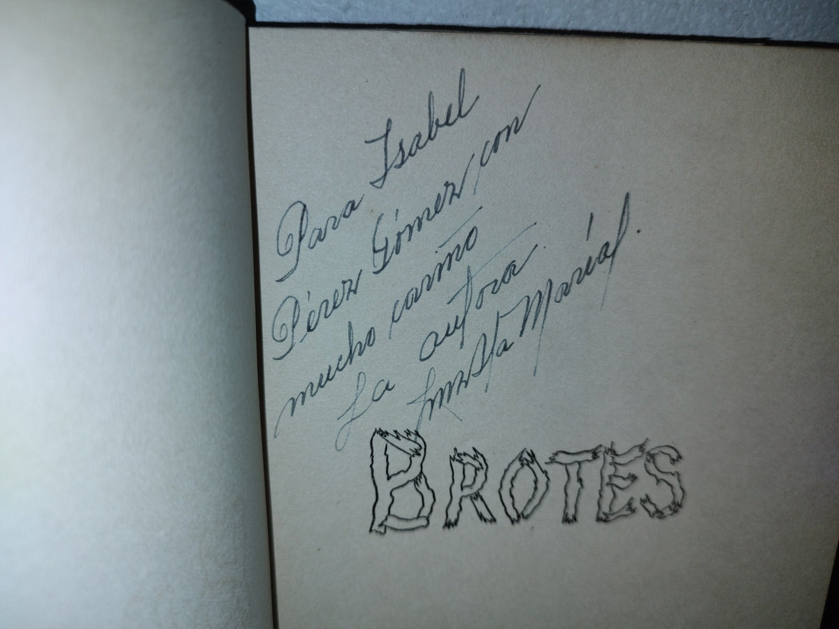 63- Poesía. Brotes. Luz Santa María Primera Edición - 1945 - Firmado