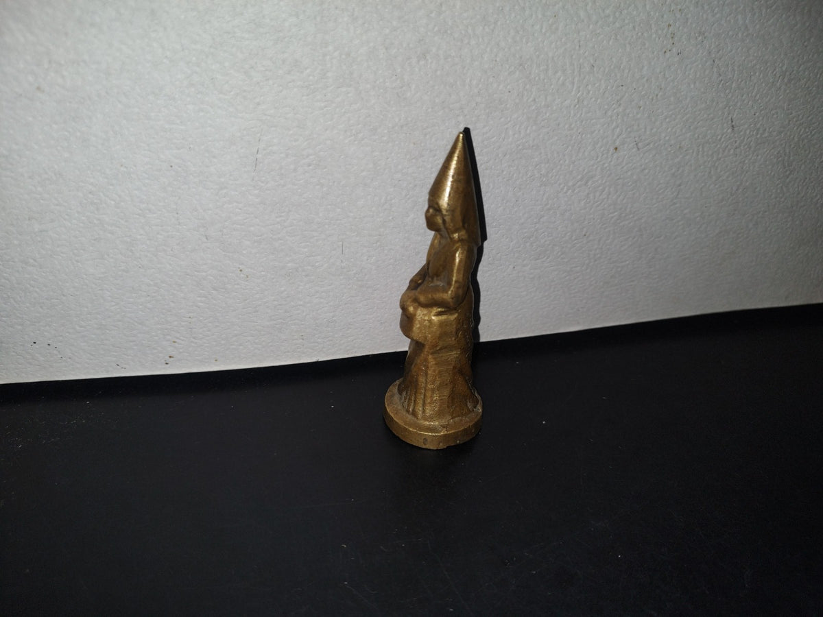 A3- Pieza De Bronce. Mujer Medieval De La Nobleza Portando Sobre Su Cabeza Un Hennín - 70's