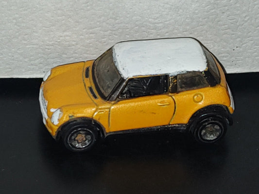 A5- Carro Hot Wheels: Mini Cooper - 2001, Mattel