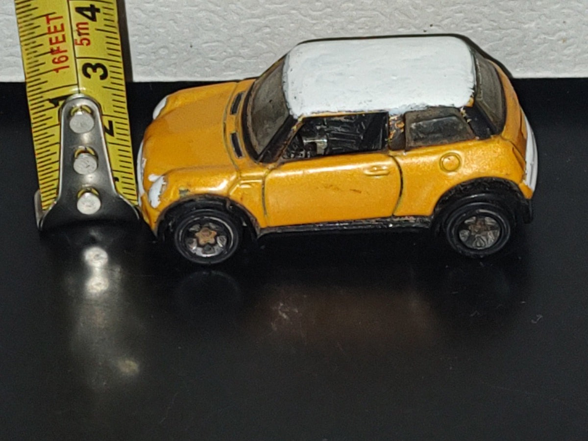 A5- Carro Hot Wheels: Mini Cooper - 2001, Mattel