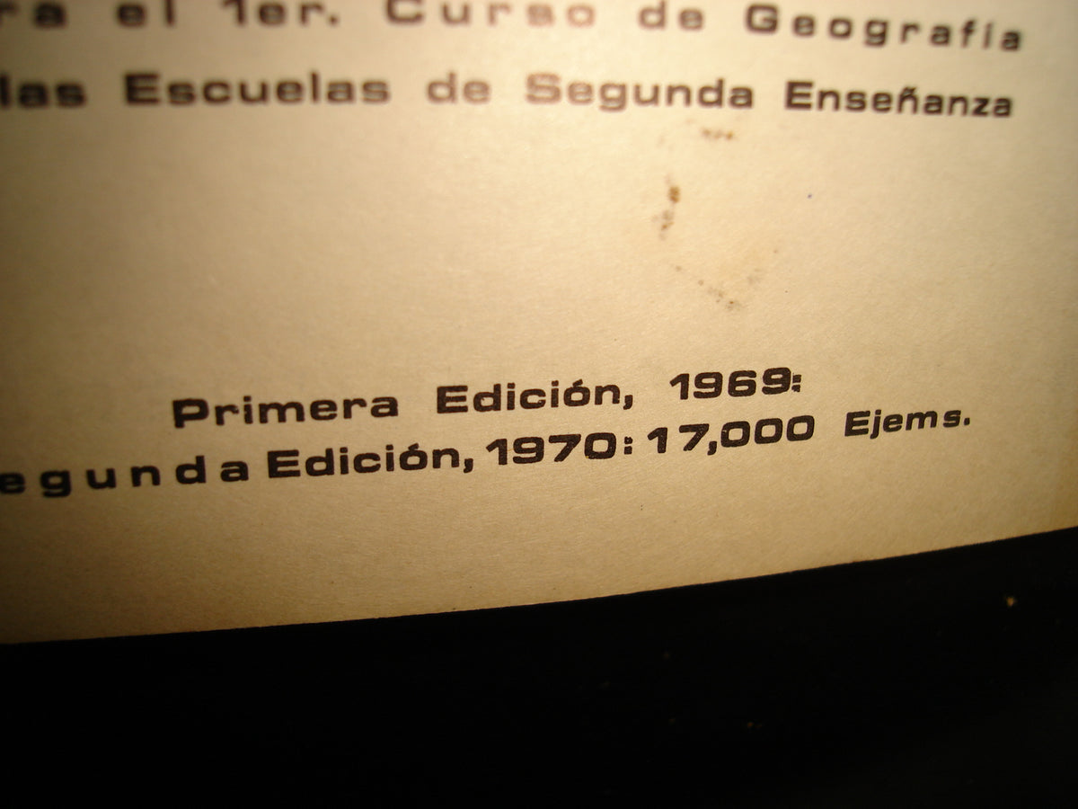 26- La Tierra. Geografía Física Y Humana - Yolanda Cordero Melo, Herlinda García Lecuona, Carmen Santín García. Primer Curso - Editorial Herrero. 1970