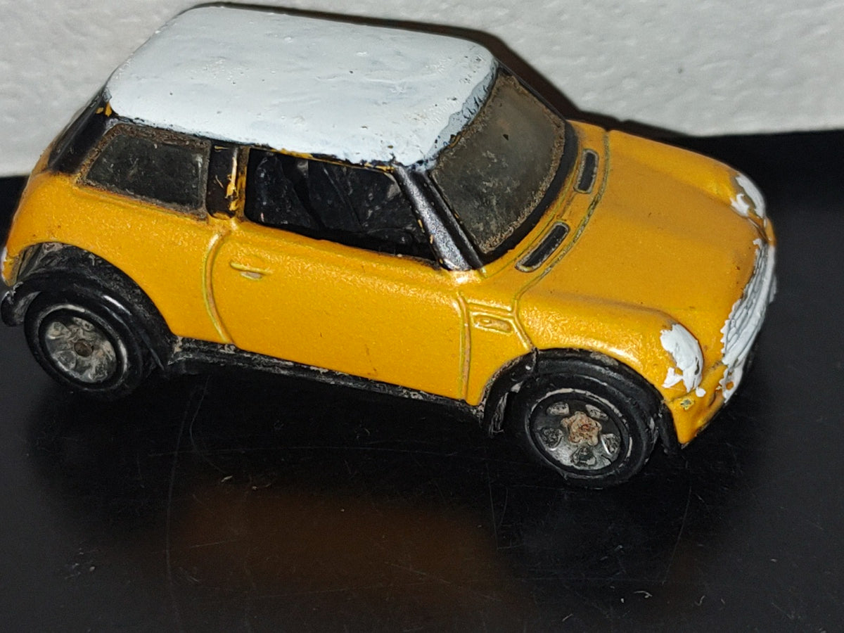 A5- Carro Hot Wheels: Mini Cooper - 2001, Mattel