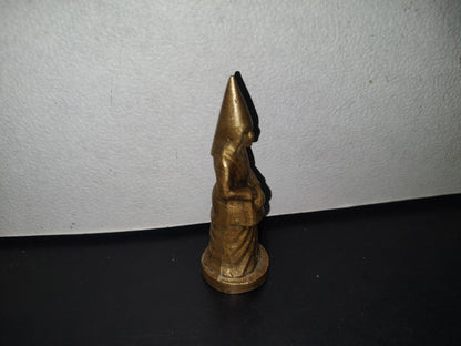 A3- Pieza De Bronce. Mujer Medieval De La Nobleza Portando Sobre Su Cabeza Un Hennín - 70's