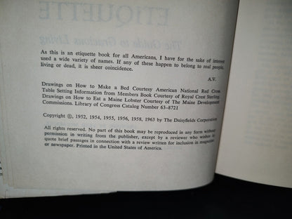 54- Inglés. Libro De Etiqueta. Amy Vanderbilt'S New Complete Book Of Etiquette - 1963