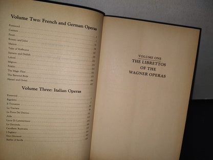23- The Opera Libretto Library. The Authentic Texts Of The German, French And Italian Operas With Music Of The Principal Airs - Avenel Books. New York - 1980 By Crown Publishers, Inc.