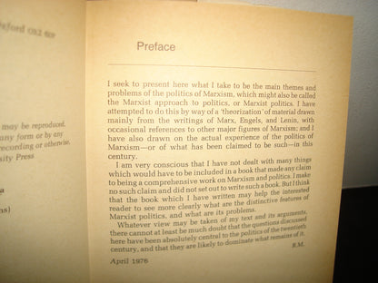 167- Marxism And Politics - Ralph Miliband - Oxford University Press. 1977