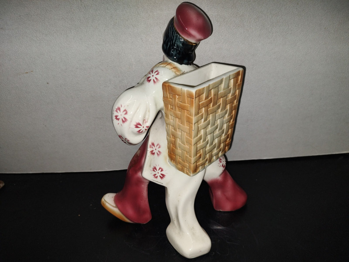 A6- Pieza Grande De Cerámica Esmaltada: Mujer Asiática Con Canasto En La Espalda - 80's