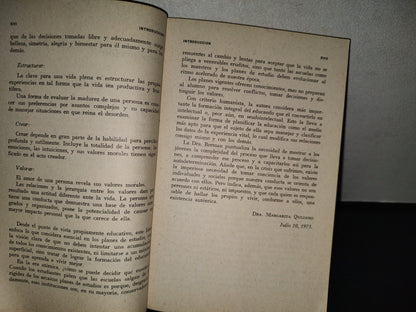 151- Nuevos Objetivos En El Programa Escolar - Louise M. Berman - 1974