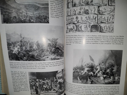 202- Sword And Scimitar. Fourteen Centuries Of War Between Islam And The West - Raymond Ibrahim - Da Capo Press. First Edition: August 2018