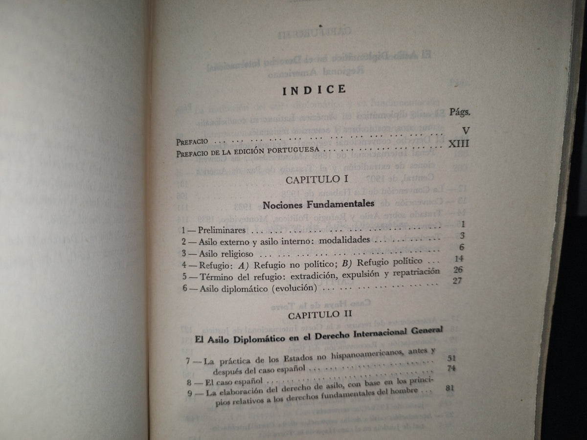 34- El Asilo Diplomático - Carlos Fernandes - Primera Edición 1970