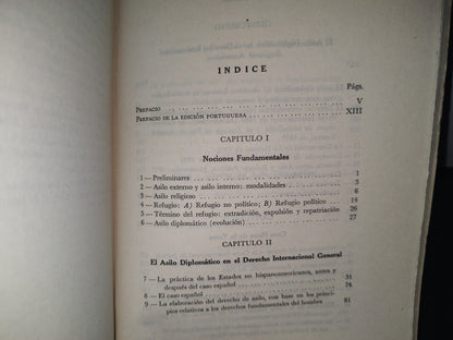 34- El Asilo Diplomático - Carlos Fernandes - Primera Edición 1970