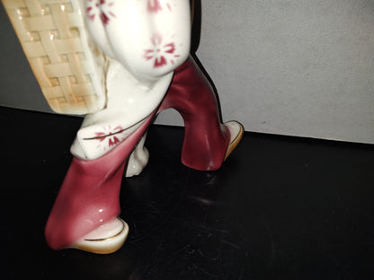 A6- Pieza Grande De Cerámica Esmaltada: Mujer Asiática Con Canasto En La Espalda - 80's