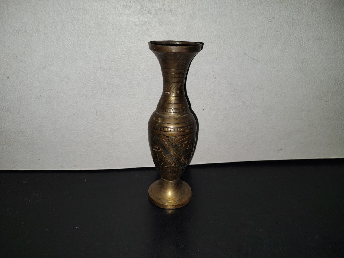A5- Pequeño Jarrón De Bronce Decorado - 70'S