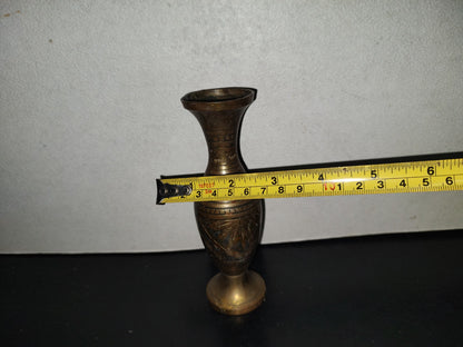 A5- Pequeño Jarrón De Bronce Decorado - 70'S