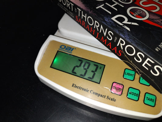 220- A Court Of Thorns And Roses - Sarah J. Maas - First Published In The USA, 2015