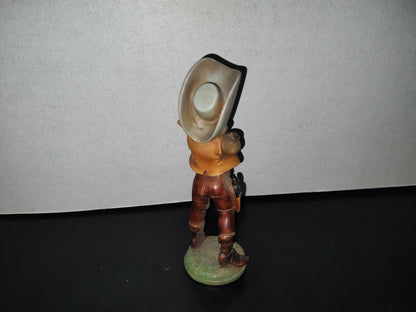 A3- Figura De Resina. Niño Vaquero De Pie Con Brazos Cruzados - 80'S