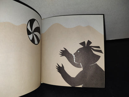 87-2- Sombras En El Aire - Gerhild Zwimpfer - Petra Ediciones. Primera Edición 1997