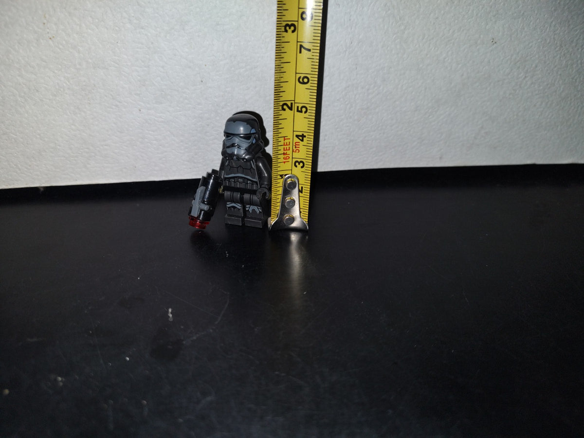 A3- Juguete Star Wars. Mini Lego. Stormtrooper Negro Con Pistola Láser - 2000'S