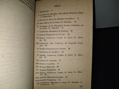 158- Los Paises No Alineados - Prensa Latina. Editorial Diogenes - 1A. Ed. 1976