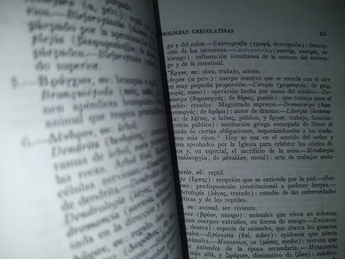 158- Etimologías Grecolatinas - Agustín Mateos Muñoz - Editorial Esfinge, 1993