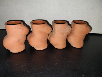A5- Juego De 4 Jarritos De Barro En Forma De Torso De Mujer - 90'S