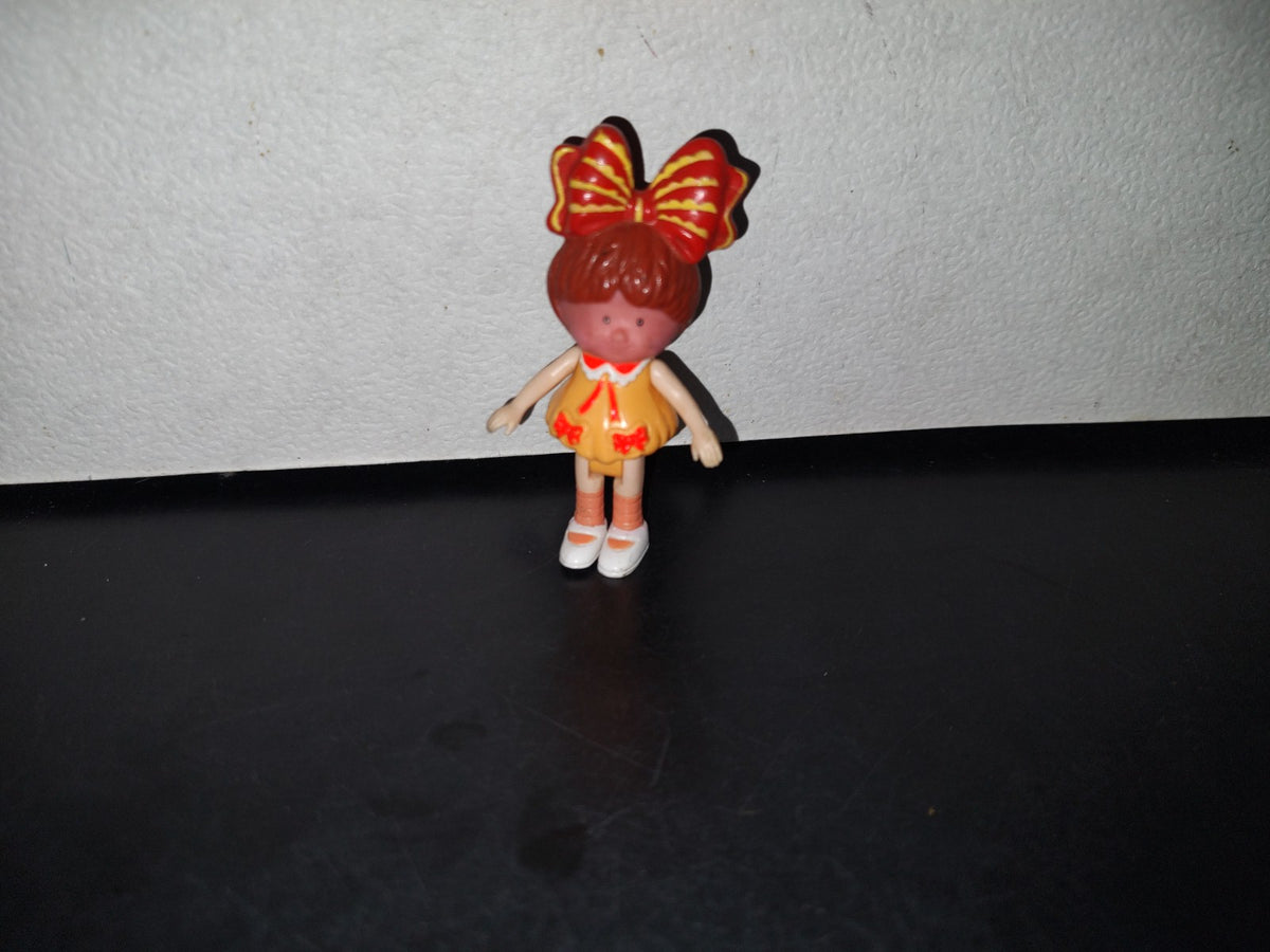 A3- Niña De Juguete De Plástico Articulada - 90'S