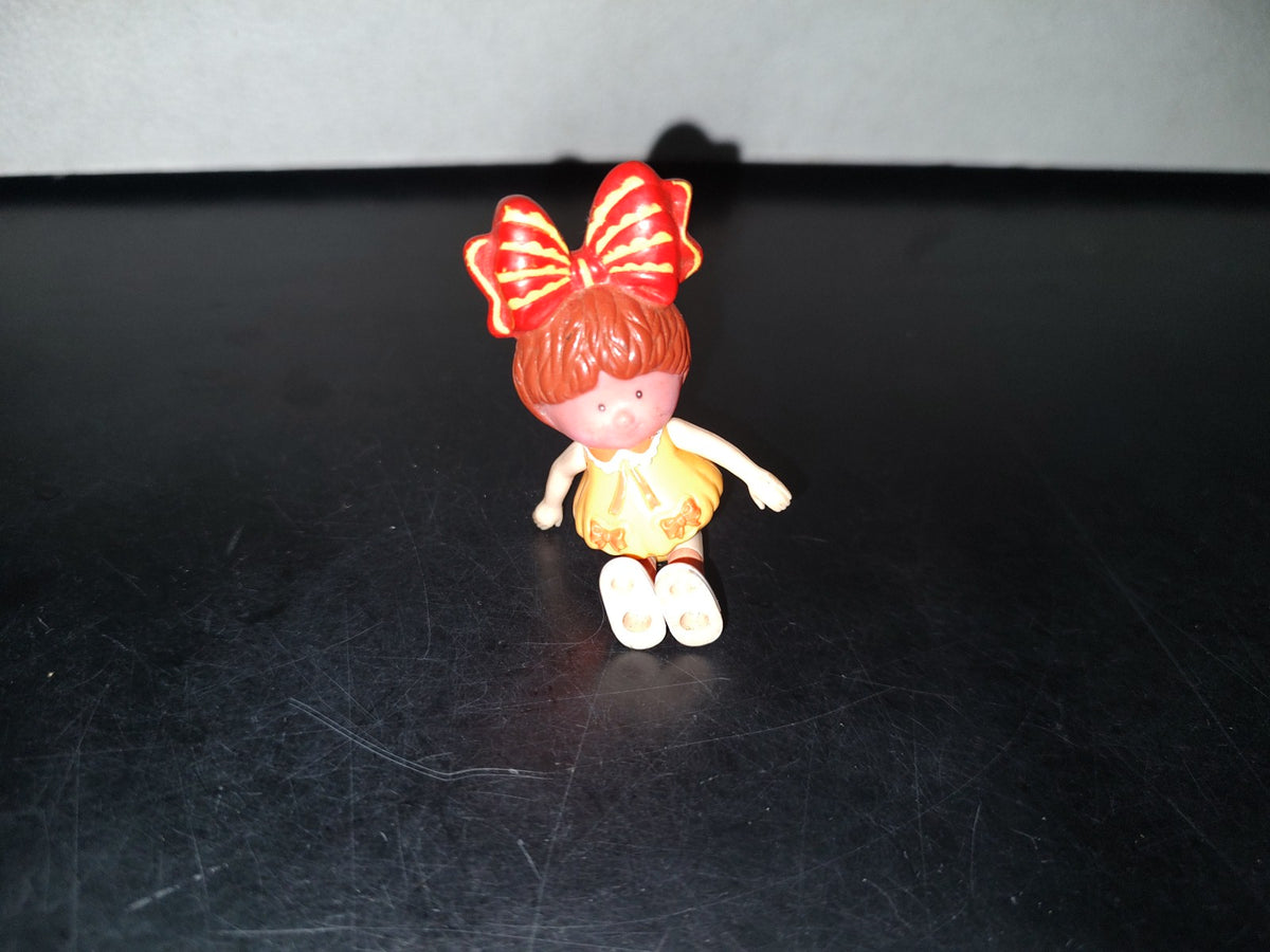 A3- Niña De Juguete De Plástico Articulada - 90'S