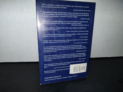 188- Elliott Wave Principle. Key To Market Behavior - Frost And Prechter