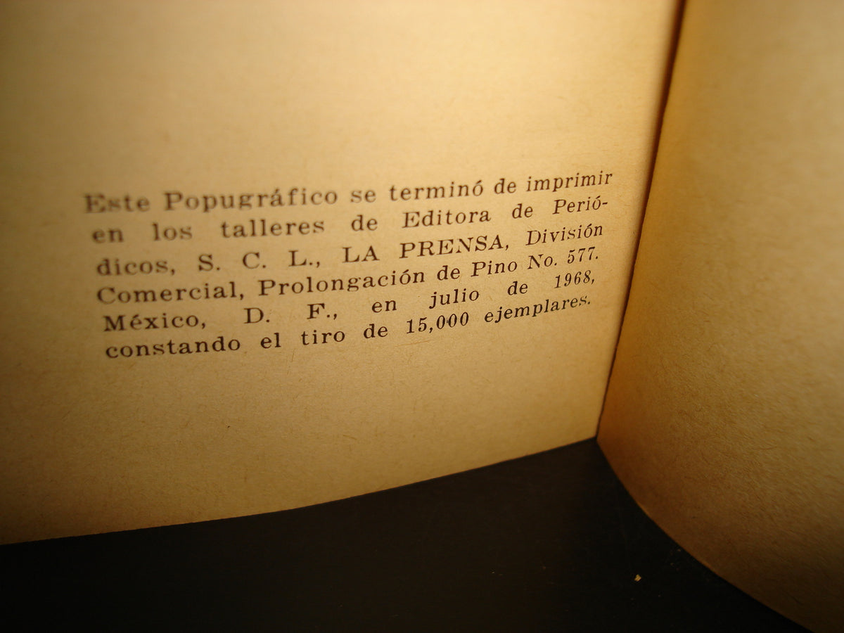 24- La Agonía De Hitler - Víctor Ceja Reyes - Editorial La Prensa, 1968