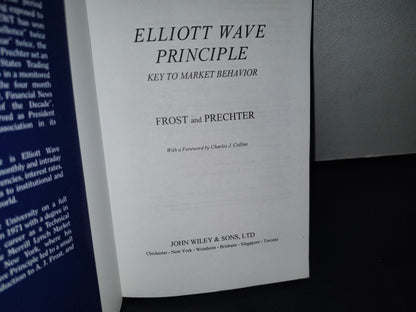 188- Elliott Wave Principle. Key To Market Behavior - Frost And Prechter