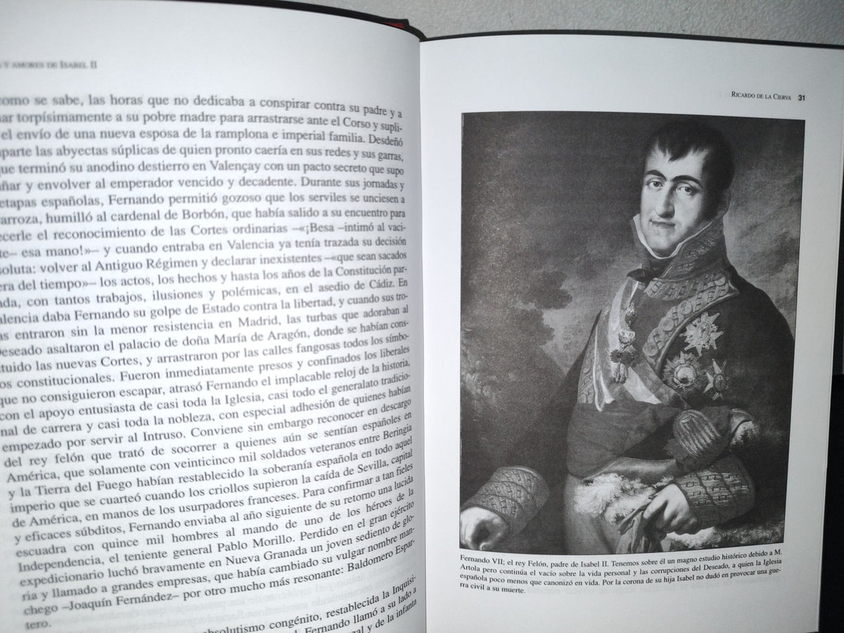 78- Vida Y Amores De Isabel II (El Triángulo) - Ricardo De La Cierva - Primera Edición 1999