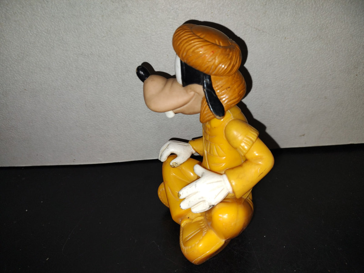 A5- Juguete De Mcdonald'S: Goofy Árabe Sentado - 90'S