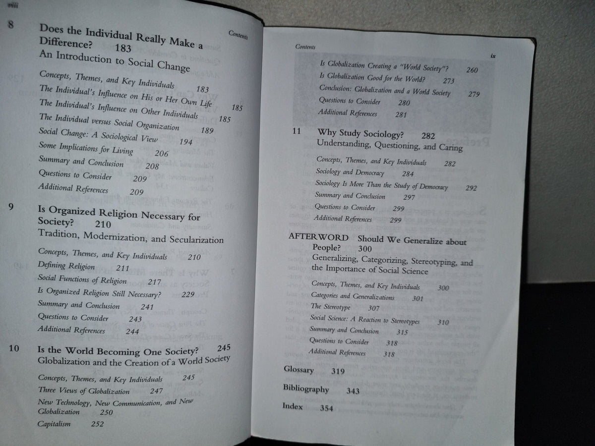220- Ten Questions. A Sociological Perspective - Joel M. Charon