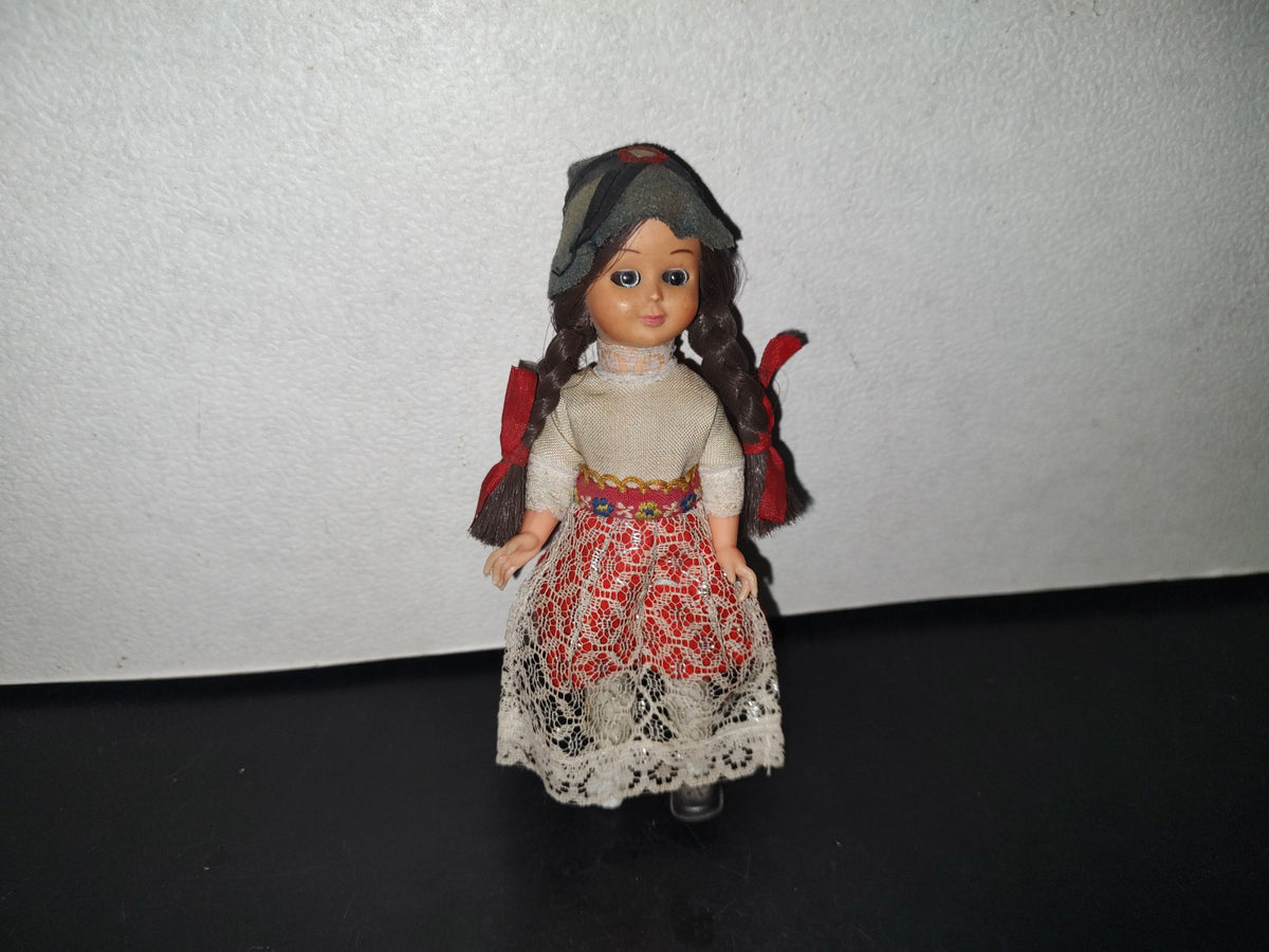 A3- Muñeca De Trenzas Vintage. Con Vestido Y Gorro. Ojos Movibles - 70'S