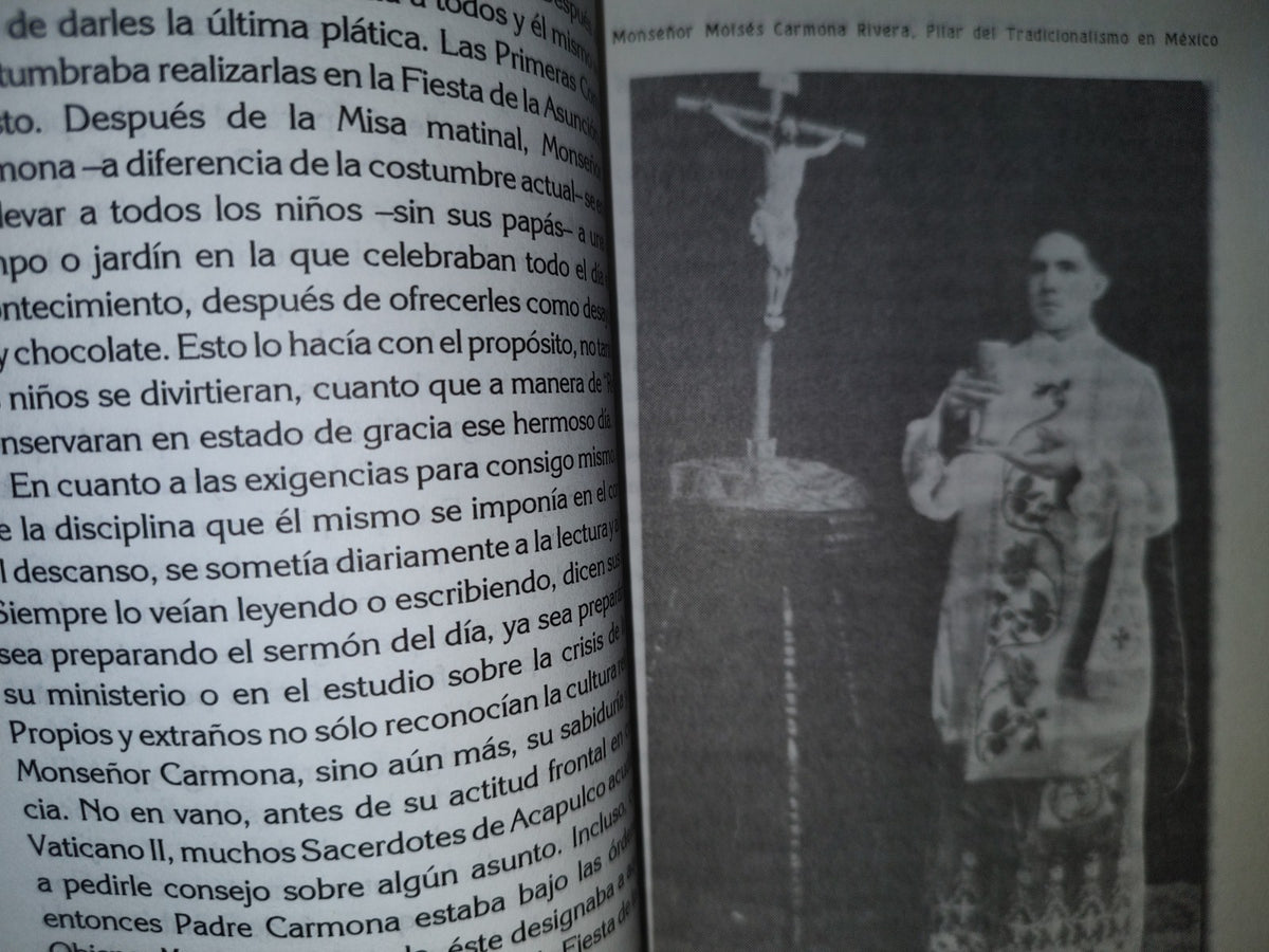 158- Ediciones Trento 4. Monseñor Moisés Carmona Rivera. Pilar Del Tradicionalismo Mexicano - Sociedad Sacerdotal Trento - 2007